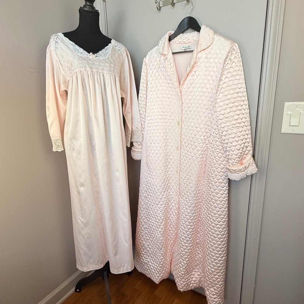 Christian Dior Le Connaisseur Vintage Pink Quilted Robe Nightgown Set Saks